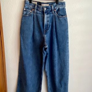 Levi’s Ribcage Pleated Crop